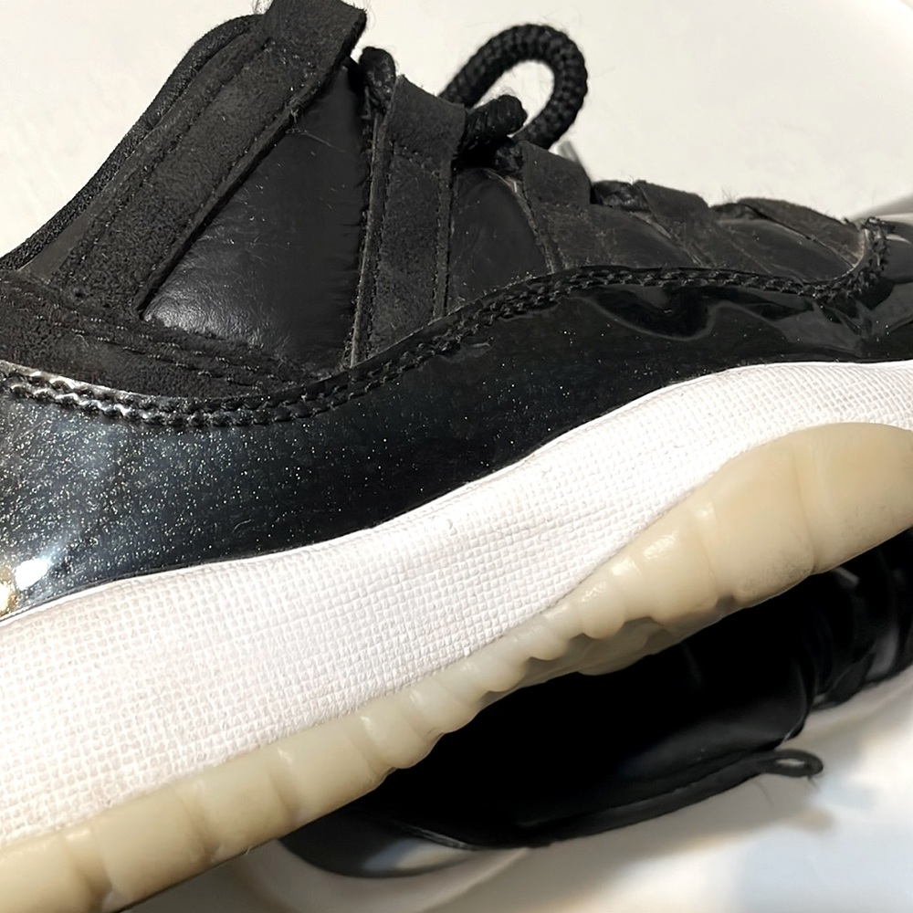 Air Jordan 11 retro low (gs) black and red